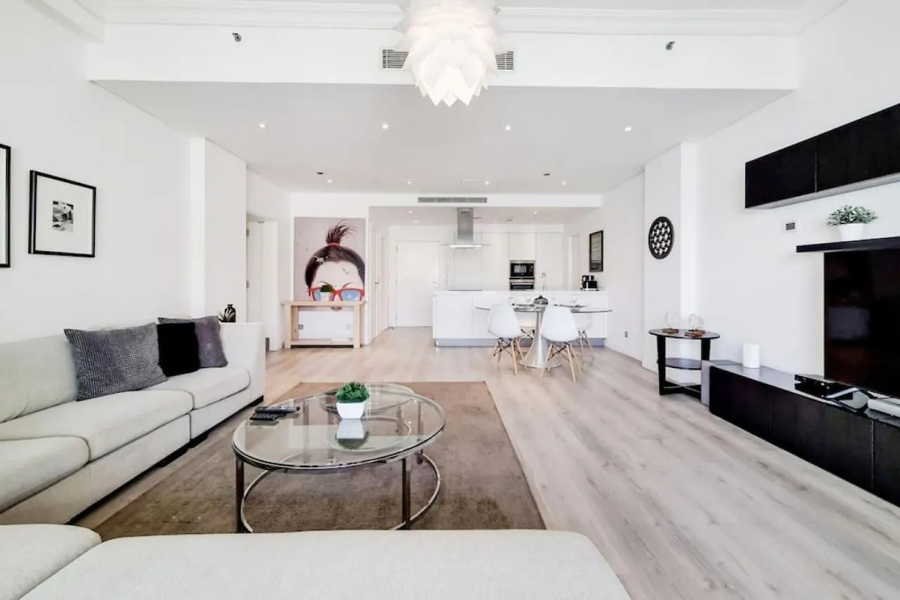 Al Haseer, Shoreline 7, Palm - Elegant One Bedroom Dubai Apartment