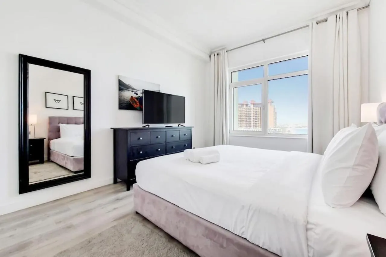 Al Haseer, Shoreline 7, Palm - Elegant One Bedroom Dubai Apartment